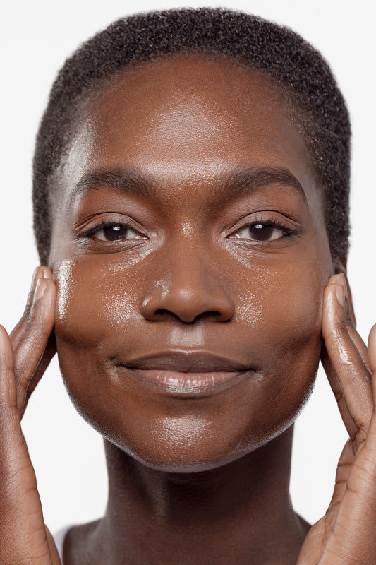 A quel âge commencer à utiliser du rétinol dans sa routine de soin du visage ?
