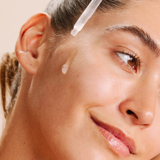 Qu’est-ce qu’un peeling chimique ? Pourquoi utiliser un peeling chimique à domicile ?