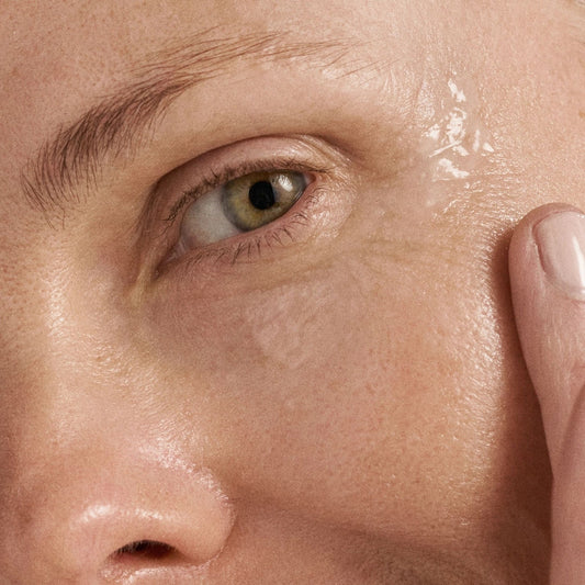 Meilleur sérum contour des yeux : comment choisir le bon pour votre regard